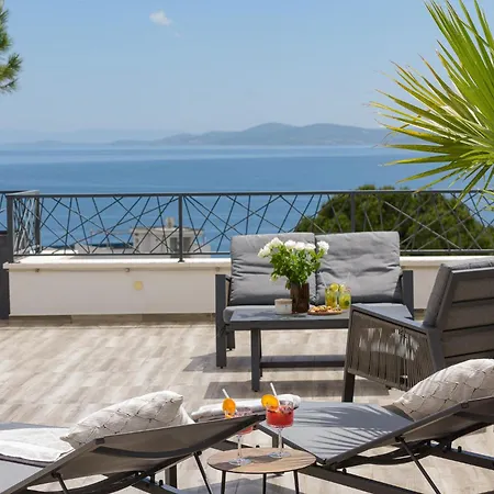 شقة Azure Pine Private Rooftop Terrace & Jacuzzi