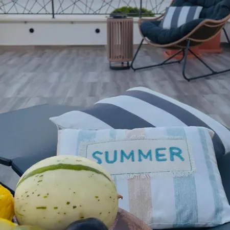 Azure Pine Private Rooftop Terrace & Jacuzzi Appartamento Traù