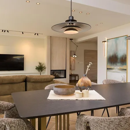 Apartmán Azure Pine Residence Private Heated Pool & Rooftop Jacuzzi *