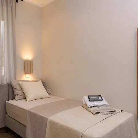 Azure Pine Private Rooftop Terrace & Jacuzzi Apartment Trogir