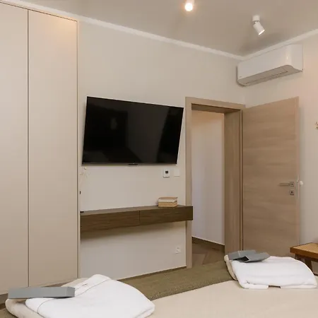 Appartamento Azure Pine Private Rooftop Terrace & Jacuzzi *