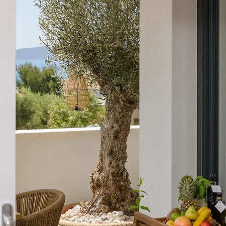 Azure Pine Residence Private Heated Pool & Rooftop Jacuzzi *